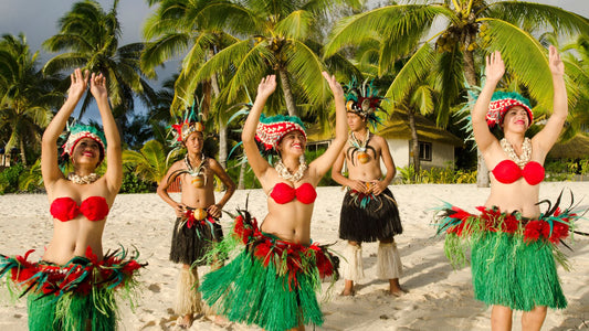 Polynesian dancers 
